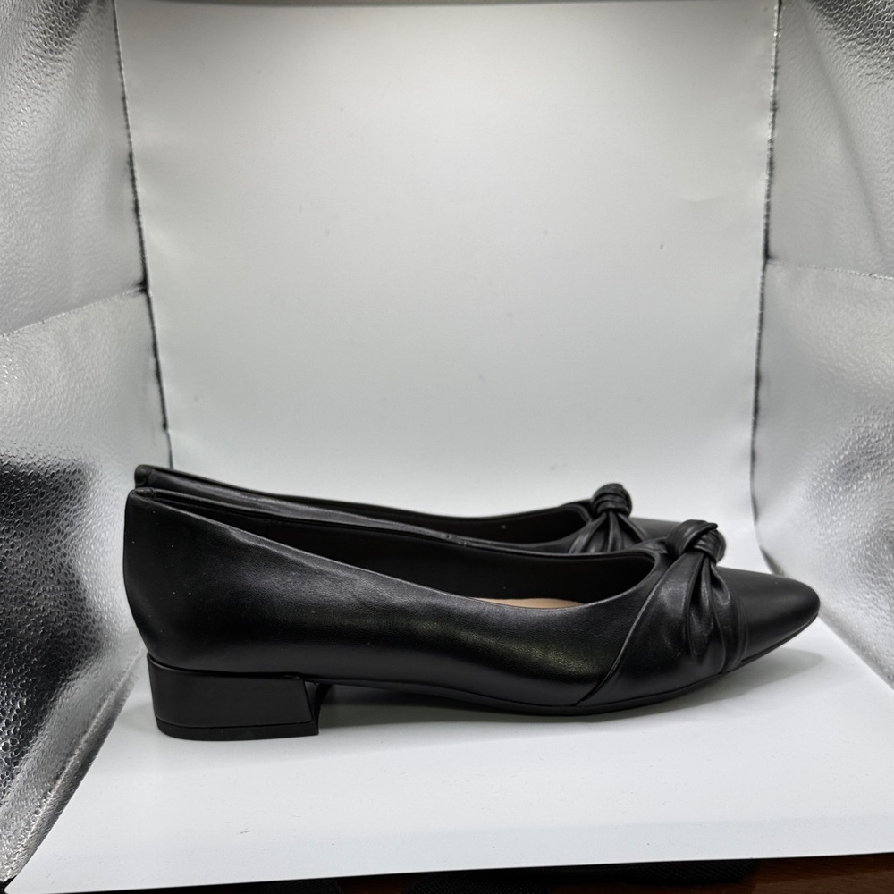 Easy Spirit Black Knot Detail Flats NWOT SZ 7.5 comfort work stylish - Picture 3 of 7